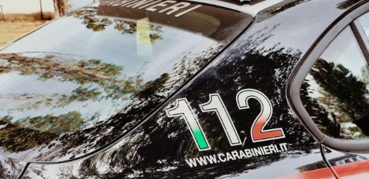 macchina dei carabinieri