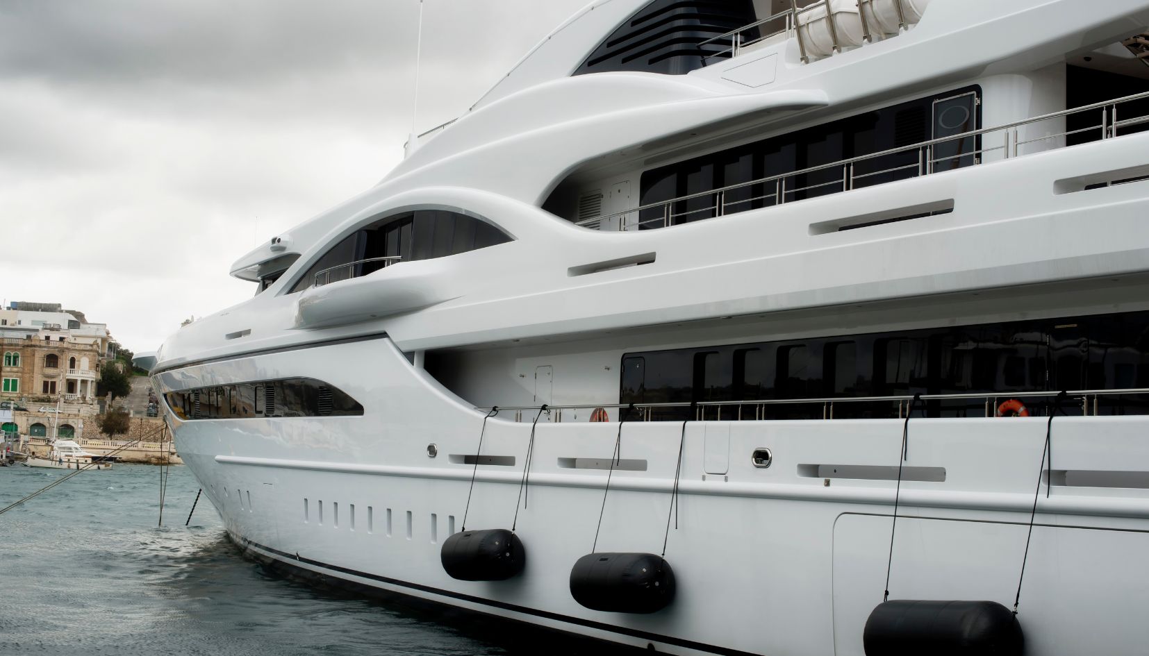 megayacht