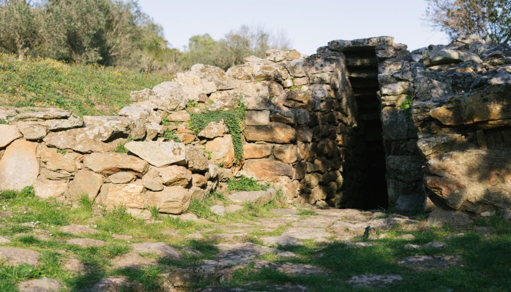 struttura nuragica nuraghe
