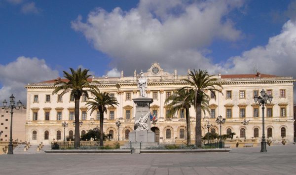 Sassari,_Piazza_d'Italia